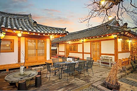 Gyeongju Hanokstay Hangbokhanzip