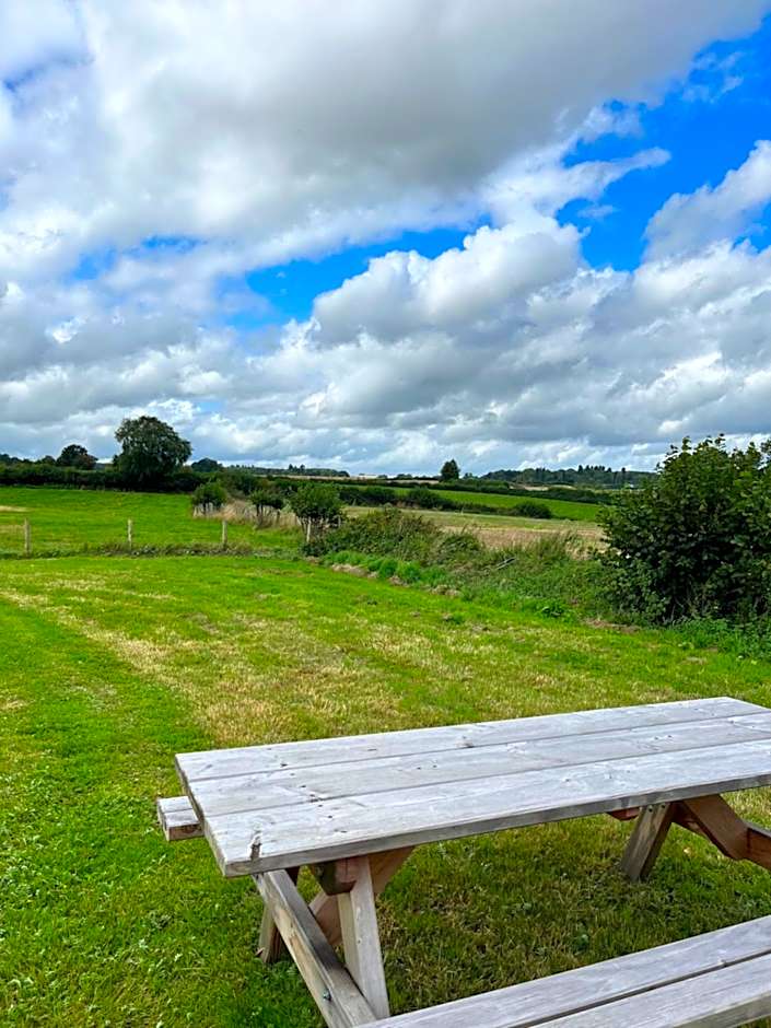 Ox Box Cabin Lyonshall Kington