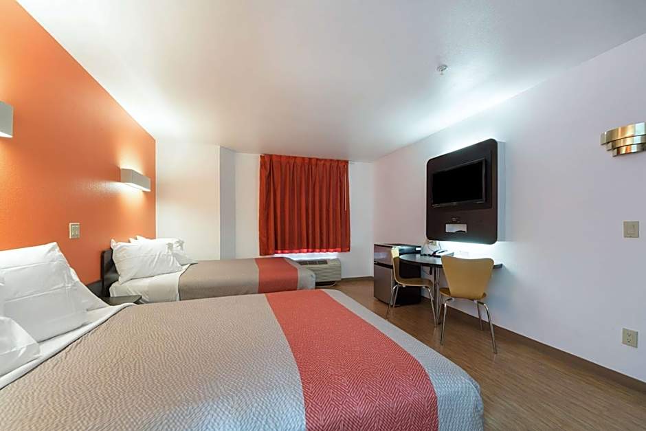 Motel 6-Dallas, TX - Northeast