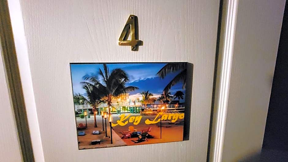 Kokomo Inn Tropical Riverfront B B