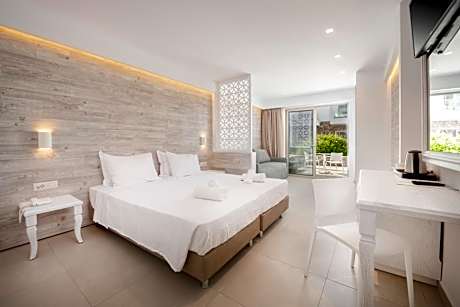 Deluxe Veranda with Pool View