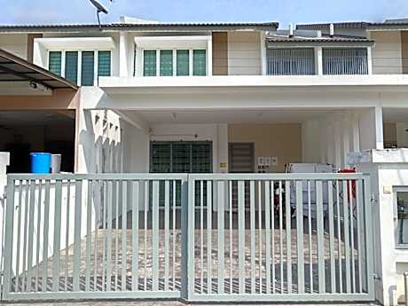 KARAK INDAH HOMESTAY