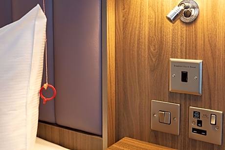 Queen Room - Mobility Access