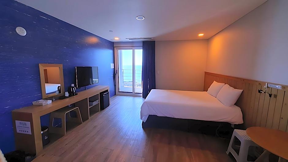 HOTEL52
