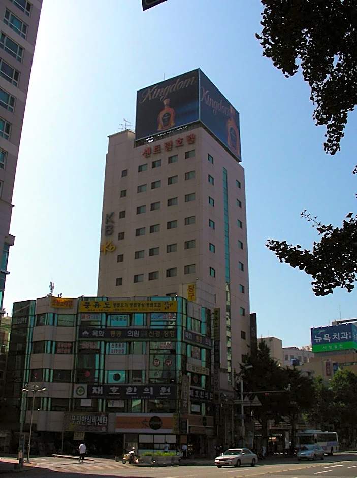 Central Hotel