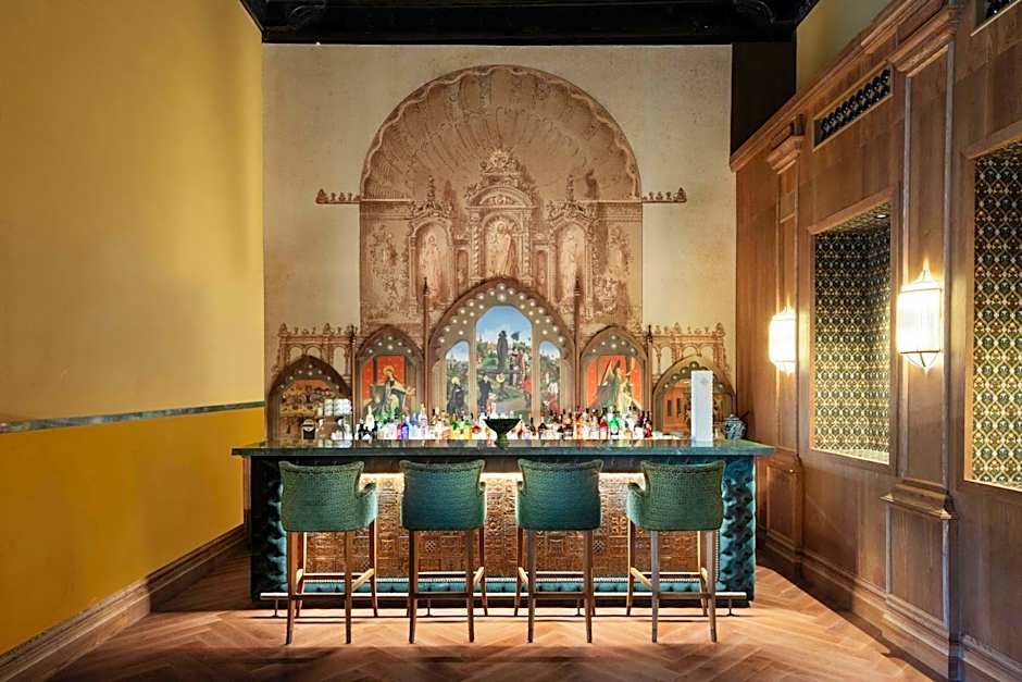 AC Palacio de Santa Paula Autograph Collection