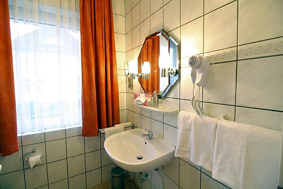 Arador-City Hotel