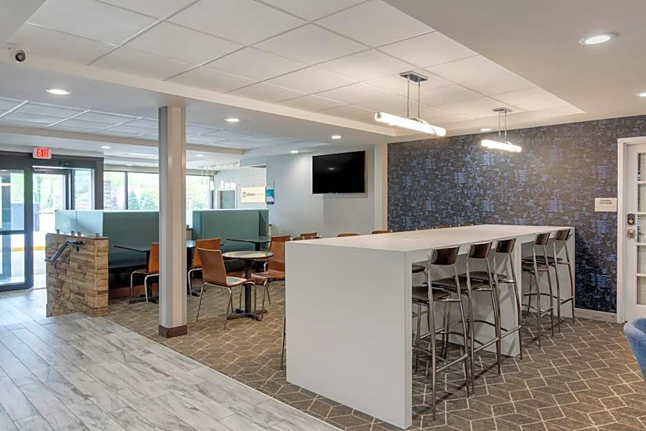 Clarion Pointe Charlottesville