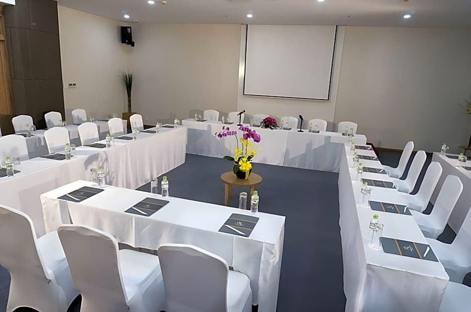 Aristo Saigon Hotel