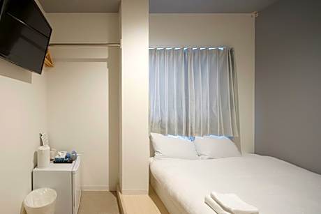 Standard Double Room with Shared Bathroom