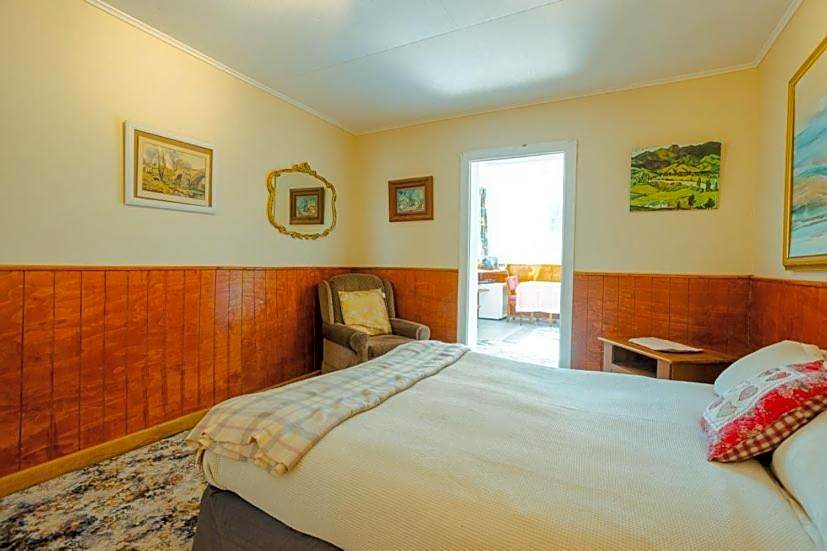 Brunnerton Lodge and Backpackers