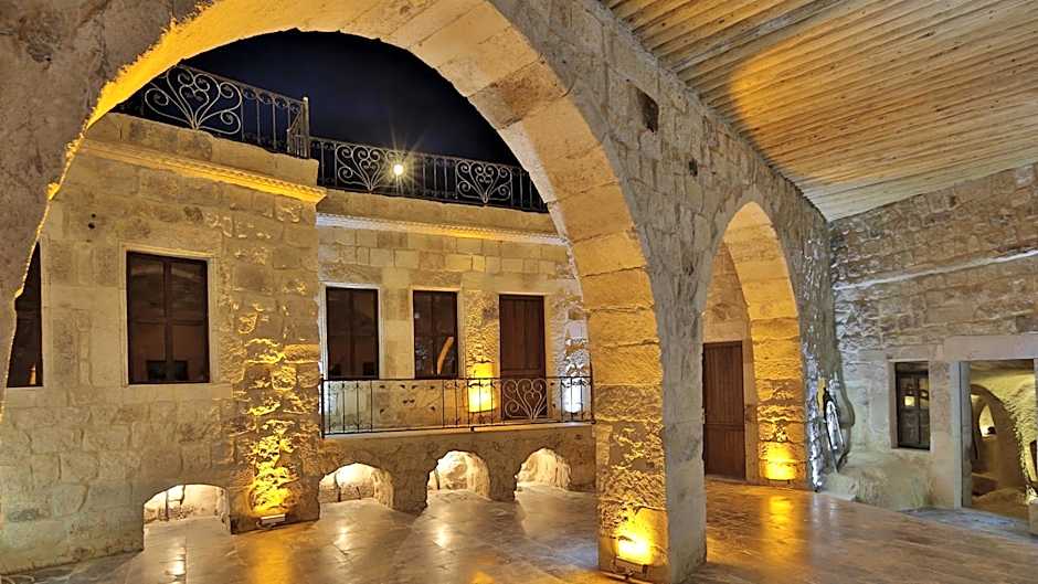 Golden Cave Suites