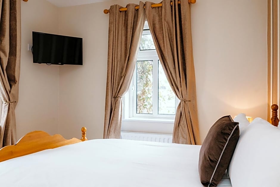 Plougastel House B&B