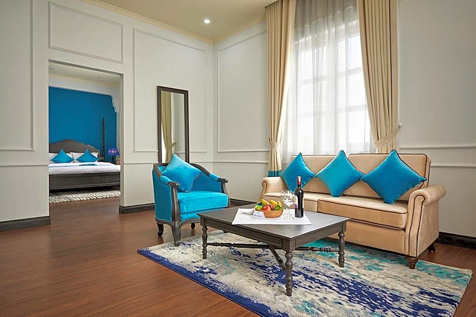 Manoir Des Arts Hotel