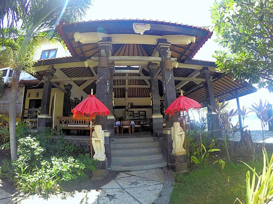 Tradisi Beach Front Villas