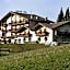 Alpine Touring Hotel-petfriendly