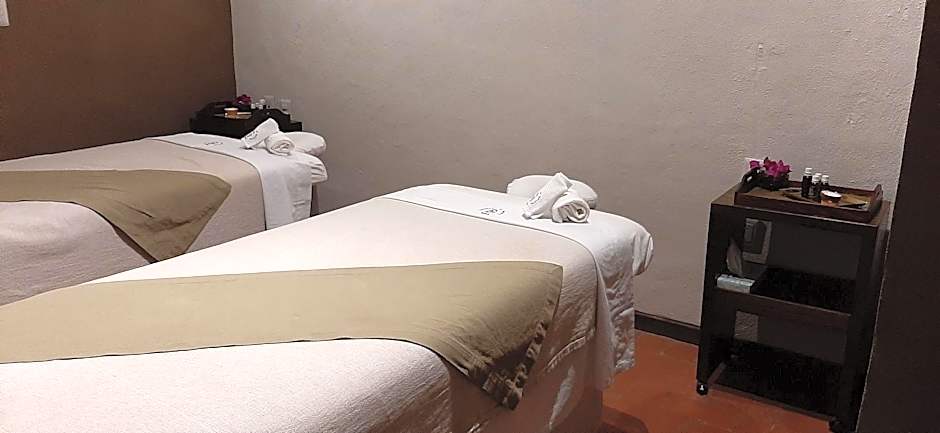 Collection O Hacienda El Salitre