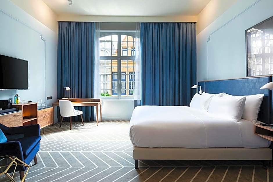 Sapphire House Antwerp, Autograph Collection