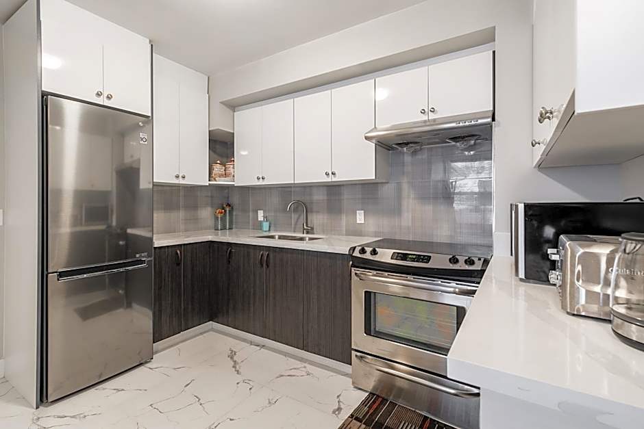 Beautiful renovated home 3 mins drive to Fall