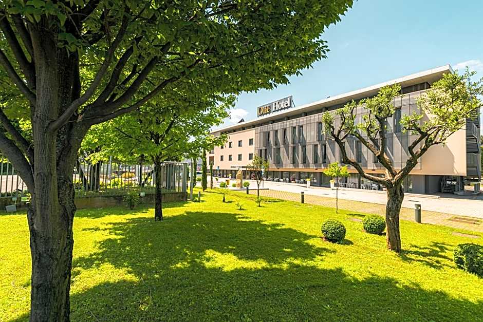 One Hotel & Restaurant