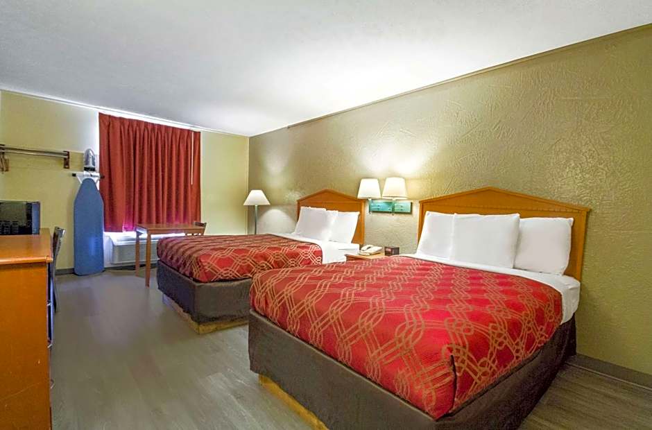 Econo Lodge Lansing - Leavenworth