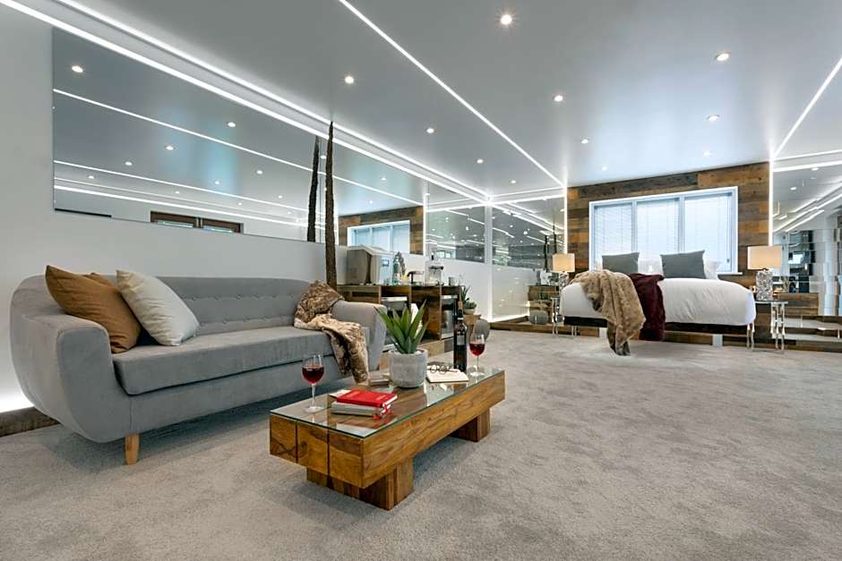 Aphrodites Group - Luxury Hot Tub Suites in Central Lake District!