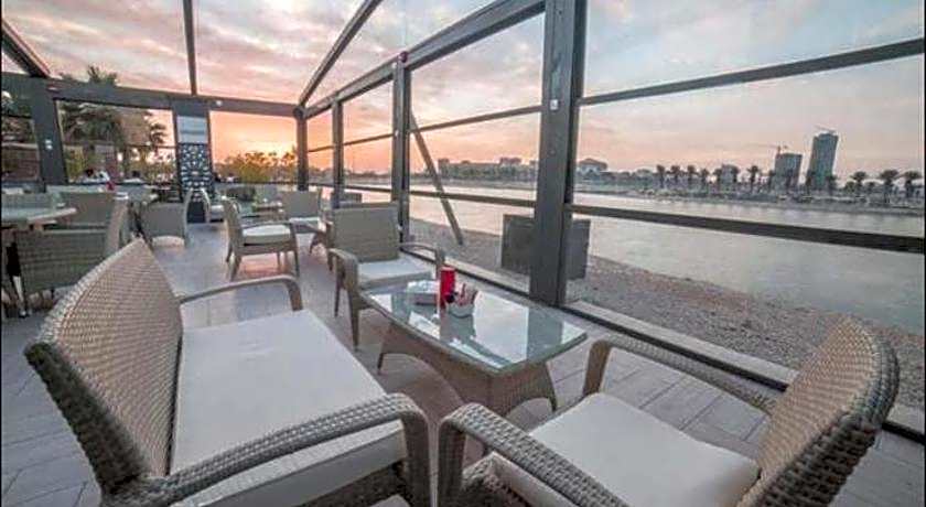 Golden Tulip Al Khobar Suites