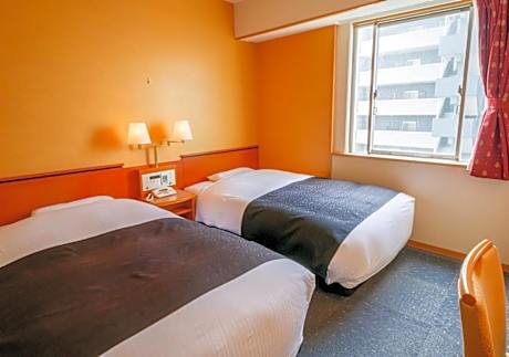 Twin Room - West Building - Non-Smoking
