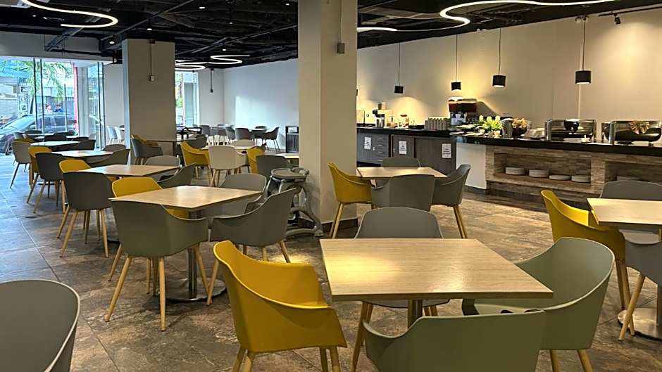 Portobelo Plaza de las Americas