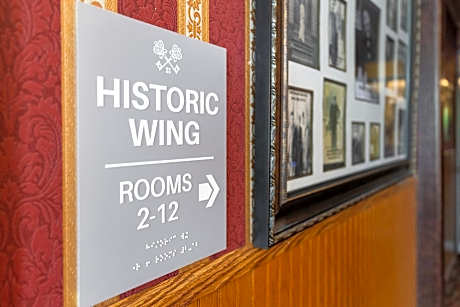 Historic Two Twin Beds with Shared Bathroom