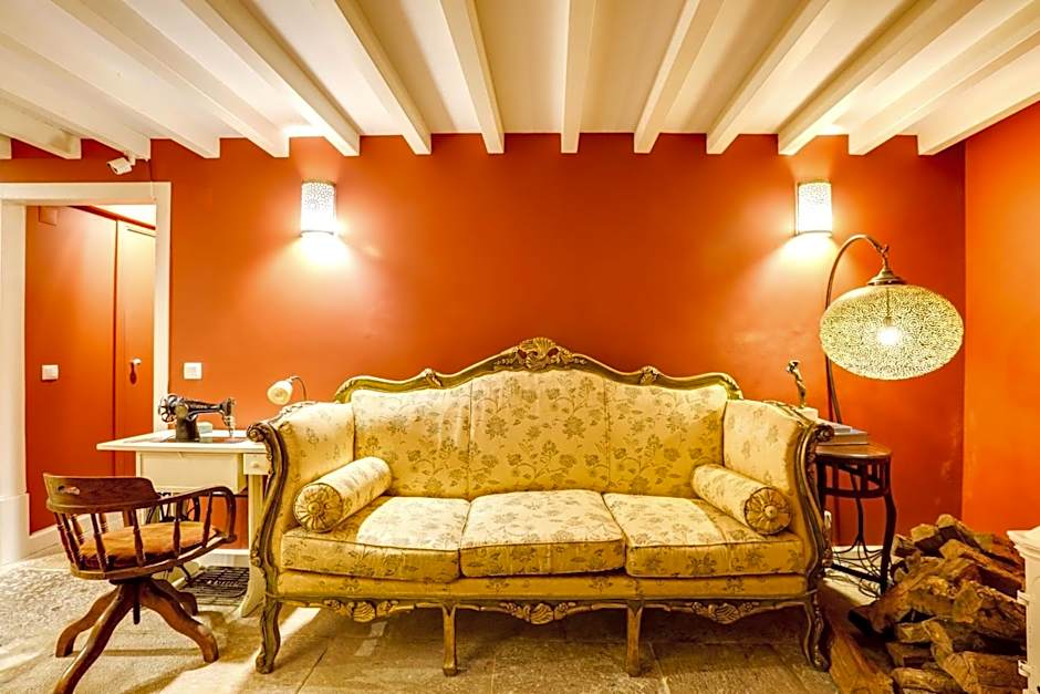 LUXa Charm House by LovelyStay