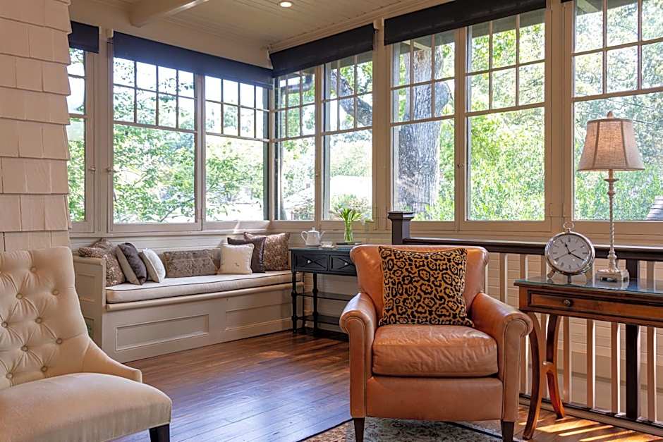 Stonehurst Place Bed & Breakfast