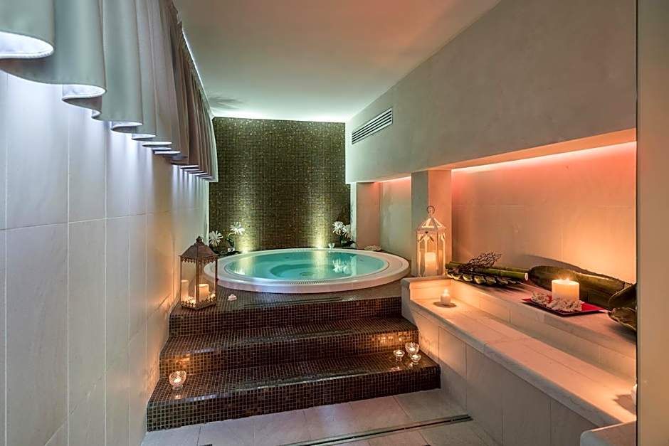 Hotel Fedora Riccione - FRONTE MARE