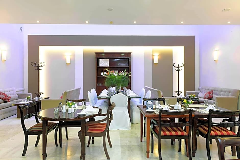 Argenta Tower Hotel & Suites