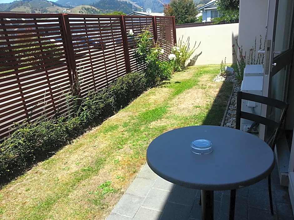 Cedar Grove Motor Lodge