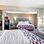 Red Roof Inn & Suites Fayetteville-Fort Bragg