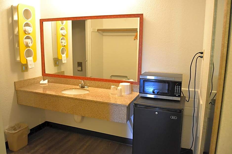 Motel 6 Oakdale, Ca