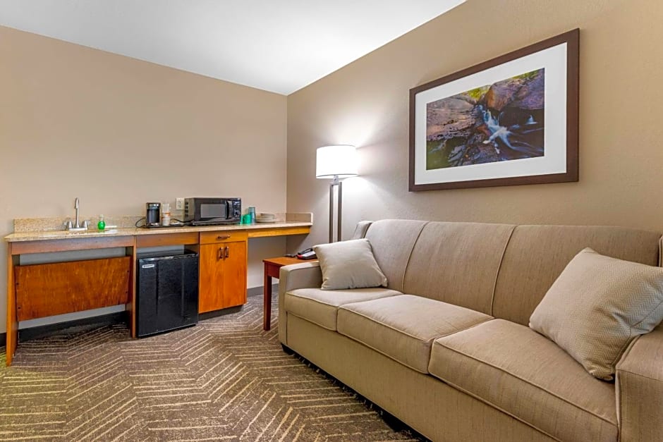 Comfort Inn & Suites Mountain Iron and Virginia