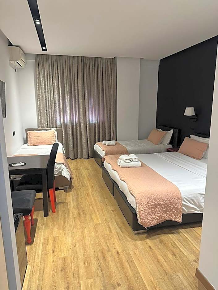 Aurelis Hotel