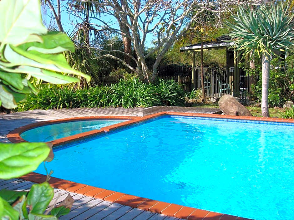 Colonial House Motel