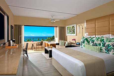 Preferred Club Junior Suite Ocean View Triple