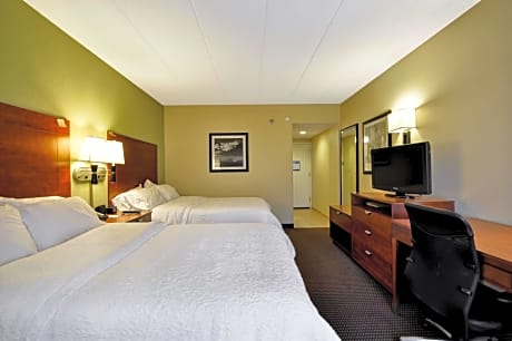 2 Queen Beds Nonsmoking