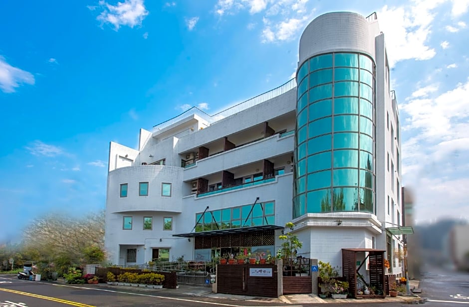 TAINAN JULIE'S GARDEN