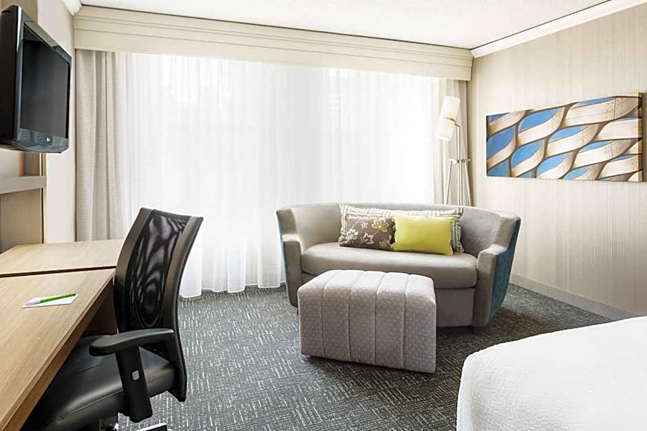 Courtyard by Marriott Chicago Downtown/Magnificent Mile