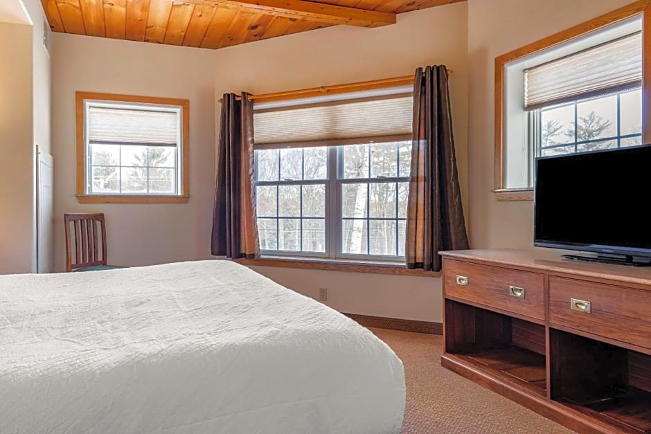 Mountain Edge Suites at Sunapee, Ascend Hotel Collection