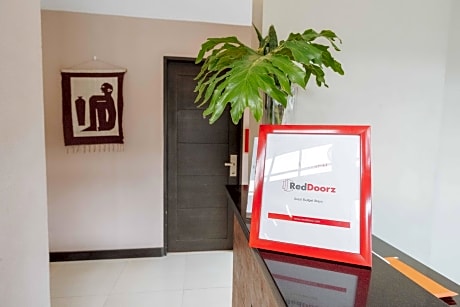 RedDoorz @ Poblacion Sur Sigma