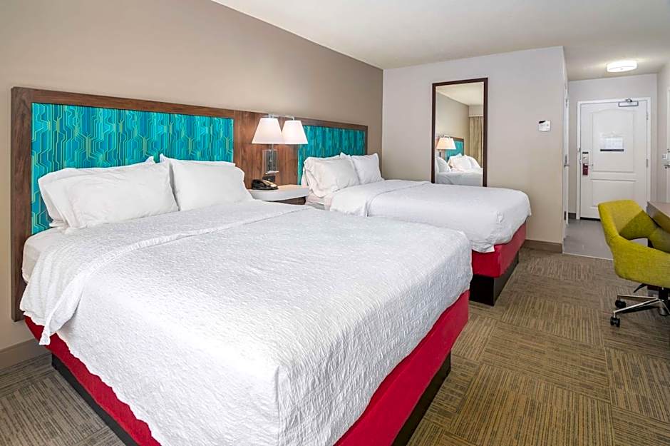 Hampton Inn By Hilton & Suites Manchester