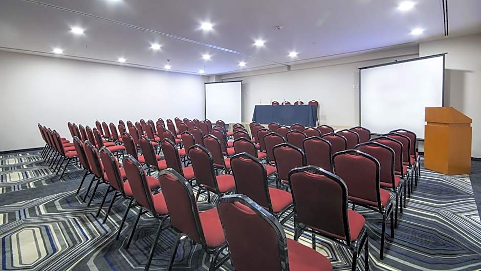 Holiday Inn Express Mexico - Toreo By IHG