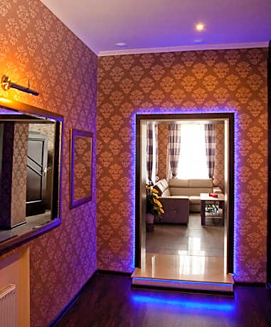 Exclusive Suite with unlimited access to Roman Terms