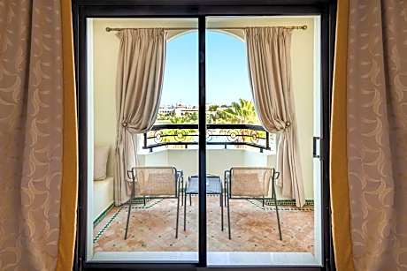 Deluxe Room, 1 King Bed, Balcony, Pool View